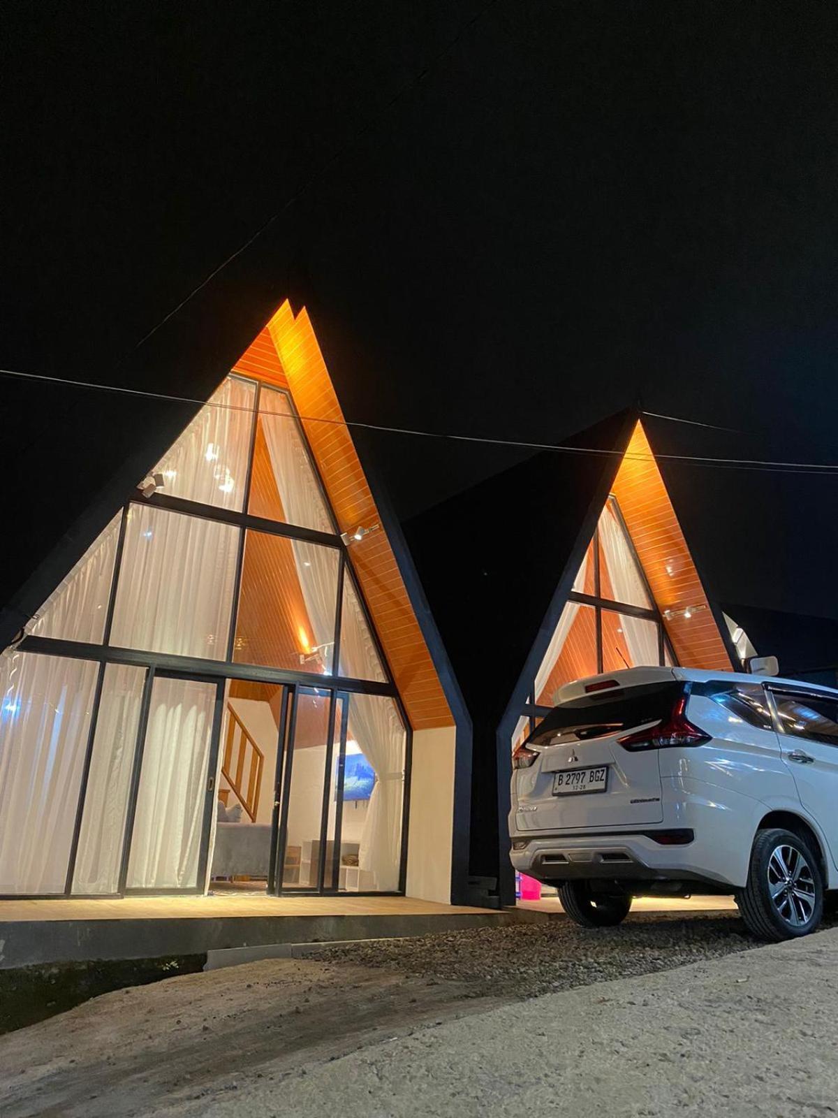 Agriya Lubis Cabin Diyeng Bilik gambar